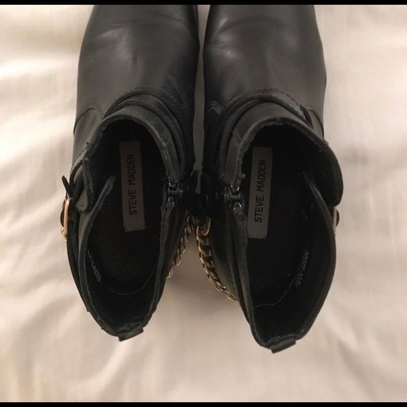 Steve Madden Ringoo Leather Booties 🖤 - Picture 4 of 6